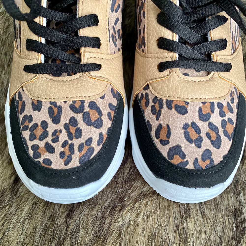 Leopard print sneakers - Picture 2 of 6